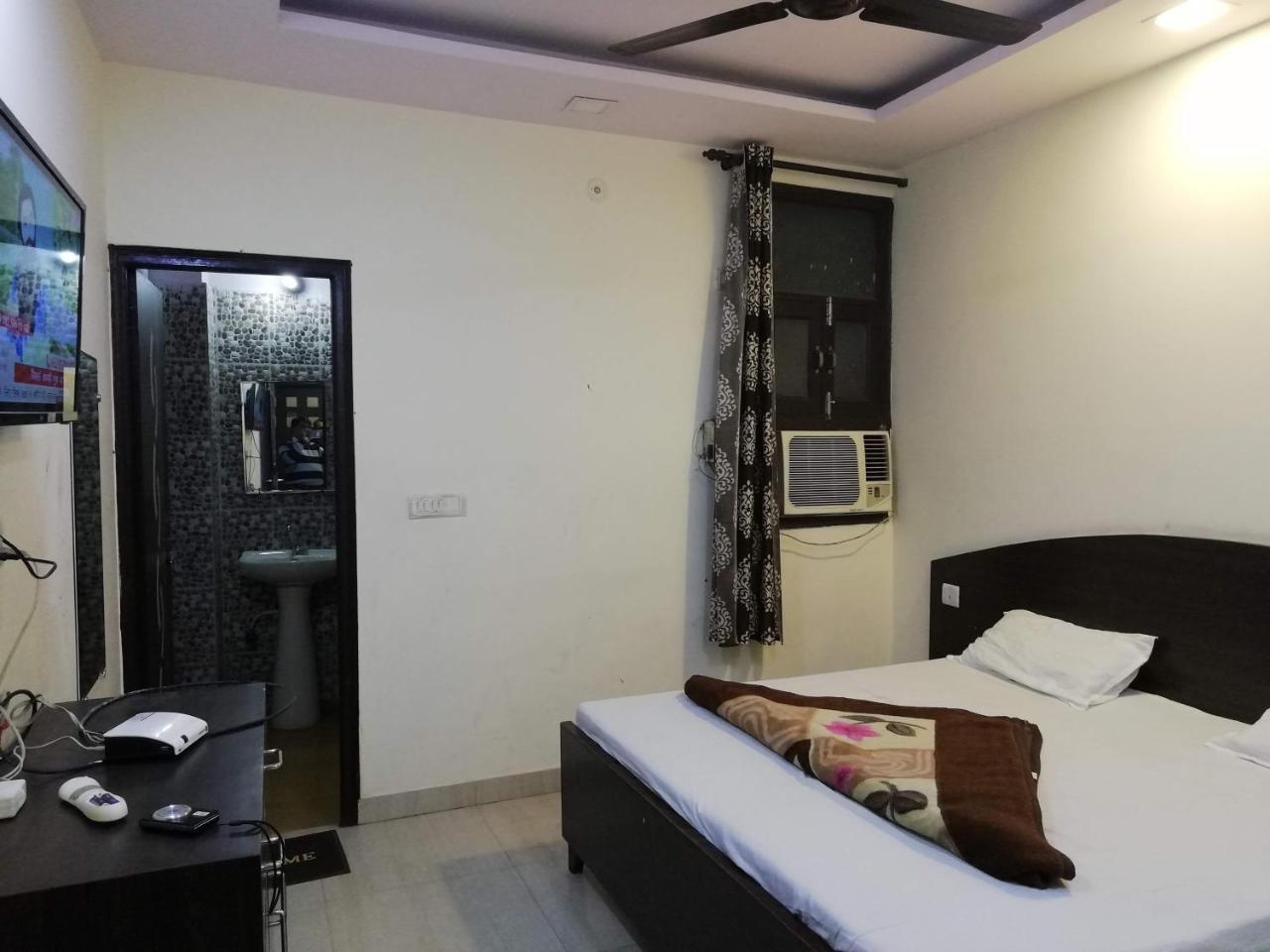 Silver Residency Hotel New Delhi Exterior foto