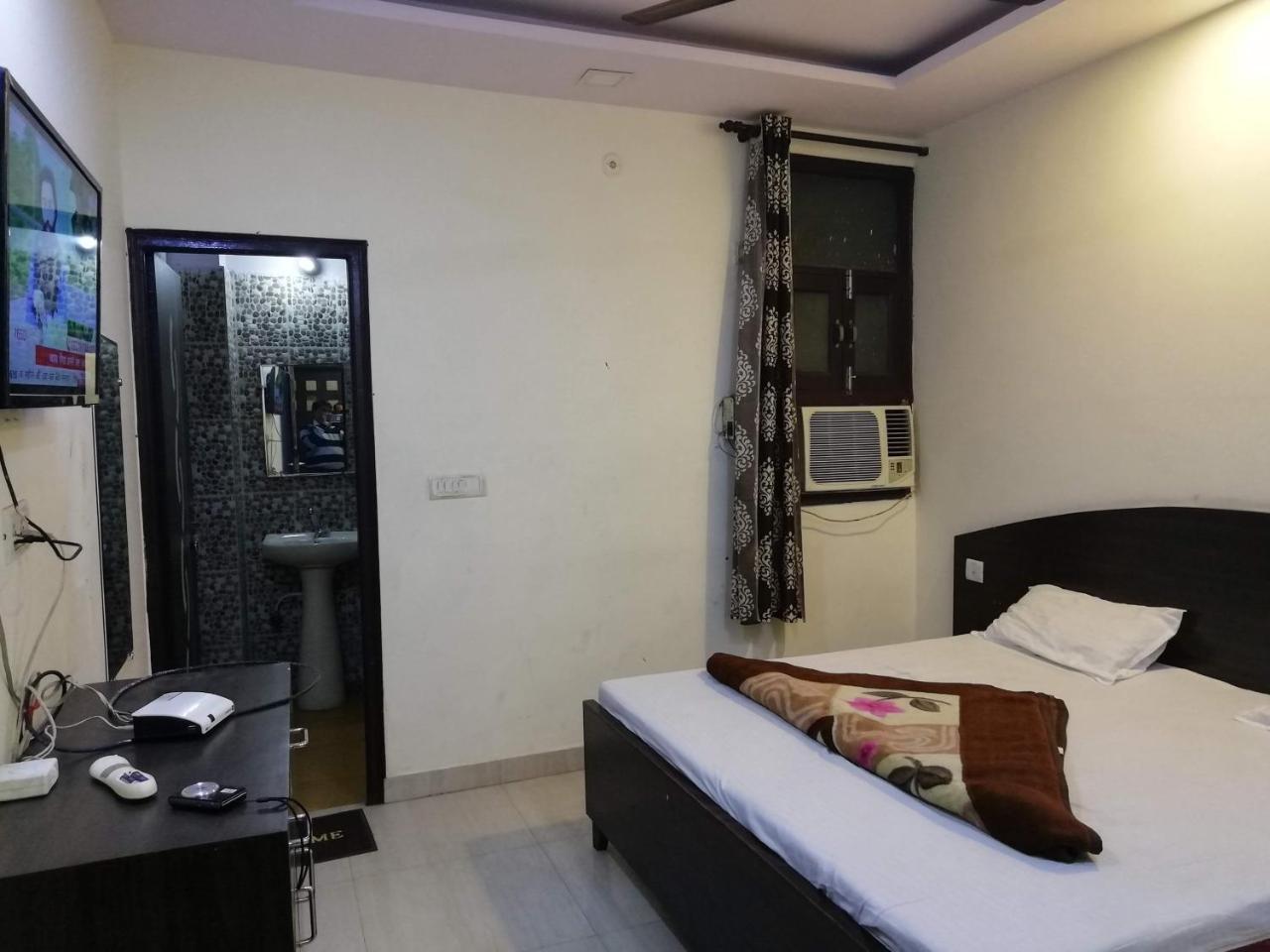 Silver Residency Hotel New Delhi Exterior foto