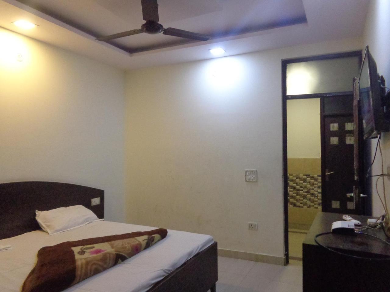 Silver Residency Hotel New Delhi Exterior foto