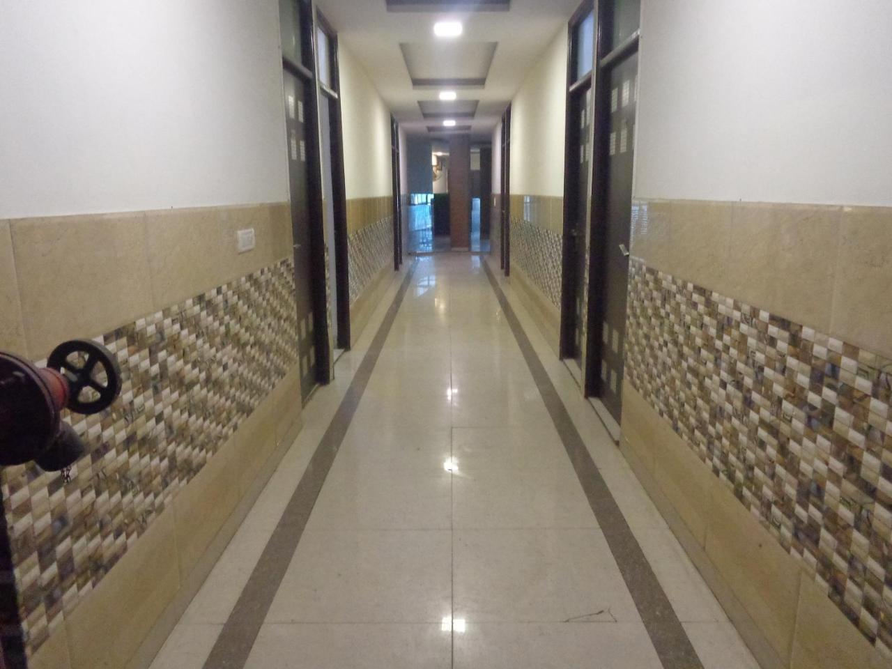 Silver Residency Hotel New Delhi Exterior foto
